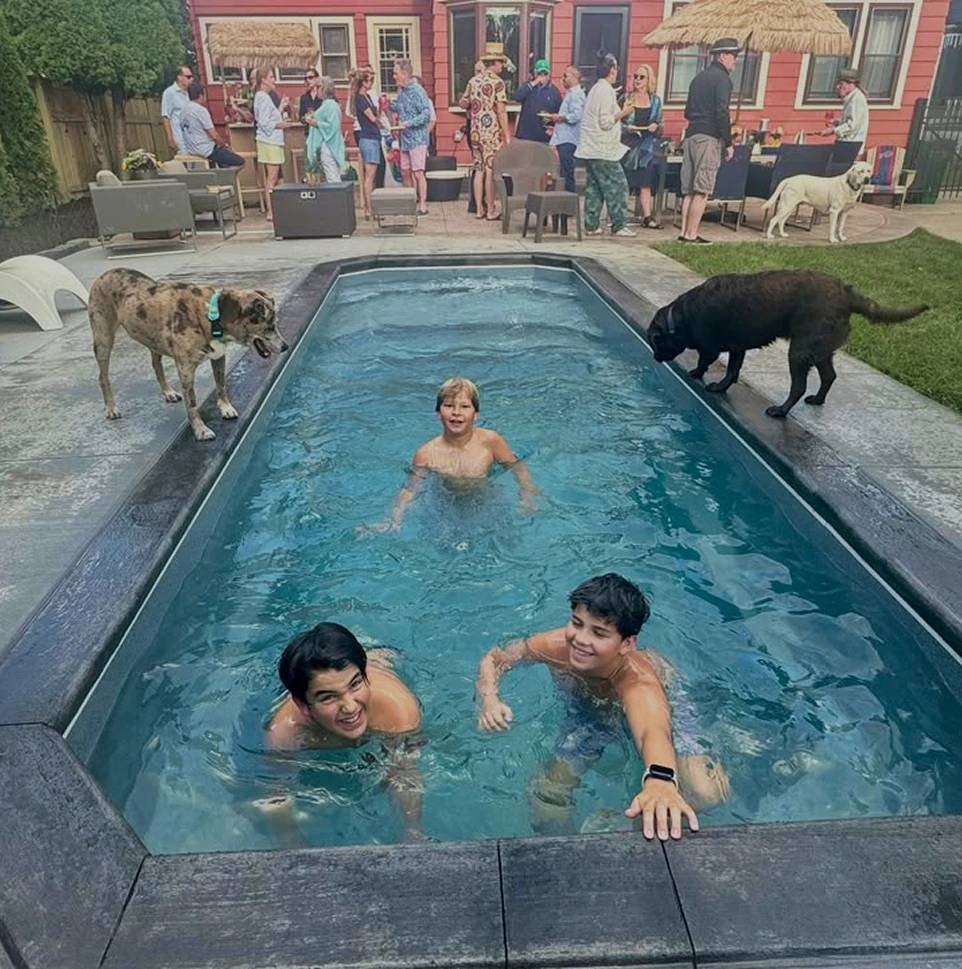 kids enjoying in the plunge pool